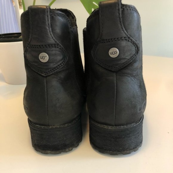 UGG Black Chelsea Boots Size 7 - Picture 4 of 9